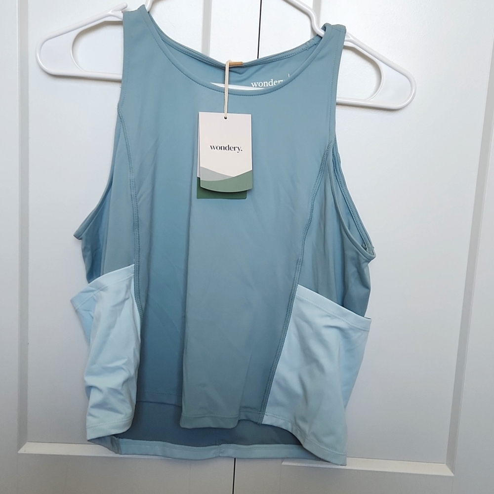 Wondery brand tank top NWT